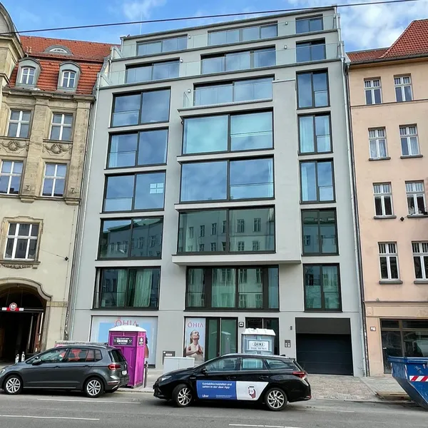 Top-ausgestattete 3-Zi. Neubau-Wohnung mit Klima (AC) und großem Wohn-/Essbereich — photo 1